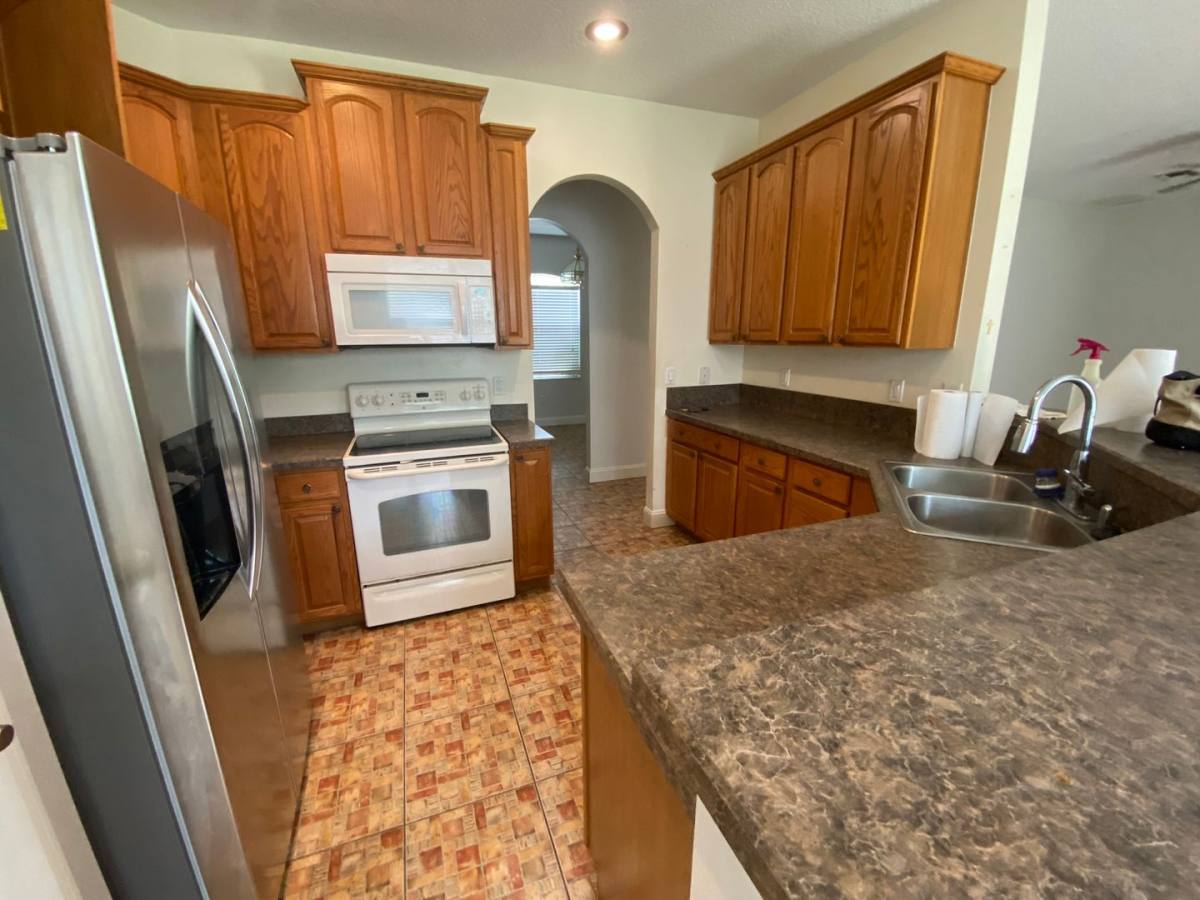 House for rent at 1004 Pine Tree Dr, Eustis, FL 32726