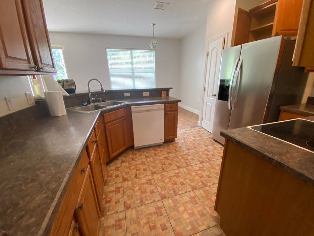 House for rent at 1004 Pine Tree Dr, Eustis, FL 32726