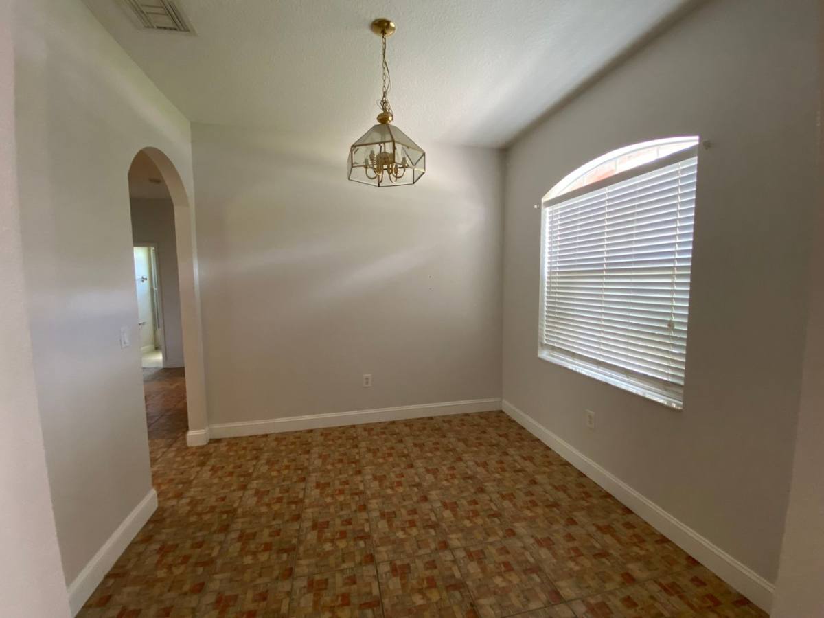 House for rent at 1004 Pine Tree Dr, Eustis, FL 32726