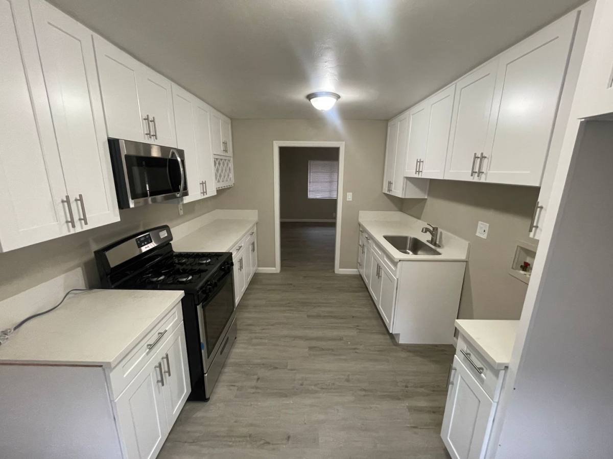 Apartment for rent at 10338-10340 State St, Lynwood, CA 90262