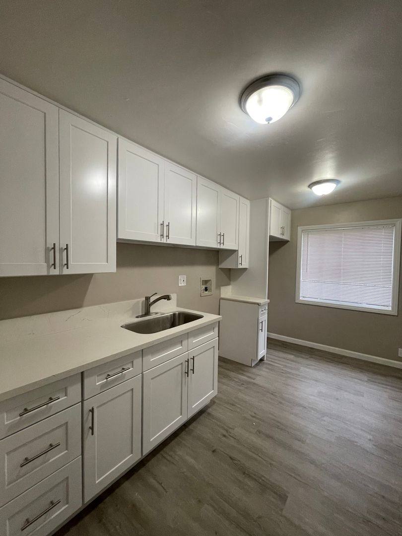 Apartment for rent at 10338-10340 State St, Lynwood, CA 90262