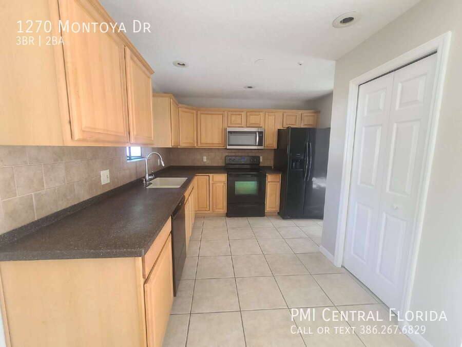 House for rent at 1270 Montoya Dr, Deltona, FL 32738