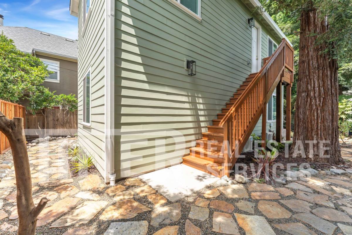 Apartment for rent at 1314 Q St #5, Sacramento, CA 95811