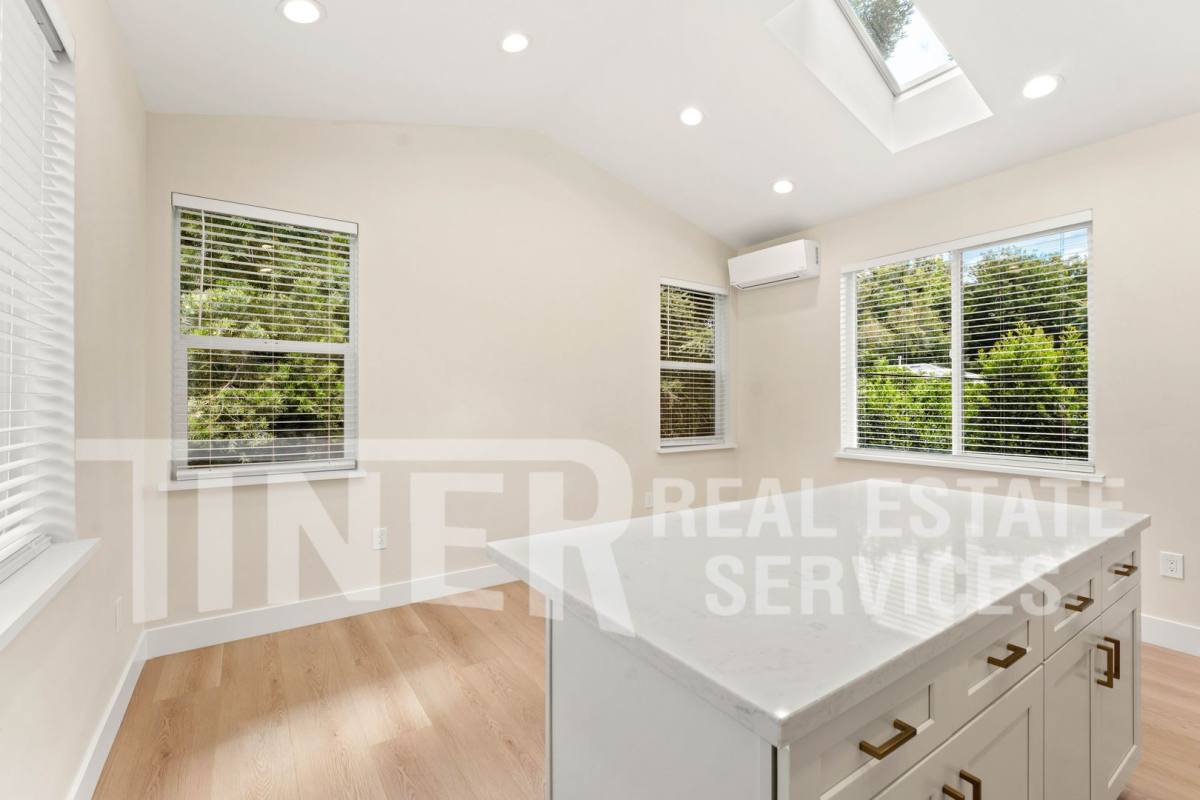 Apartment for rent at 1314 Q St #5, Sacramento, CA 95811
