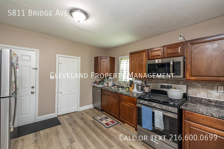Apartment for rent at 5811 Bridge Ave #1, Cleveland, OH 44102