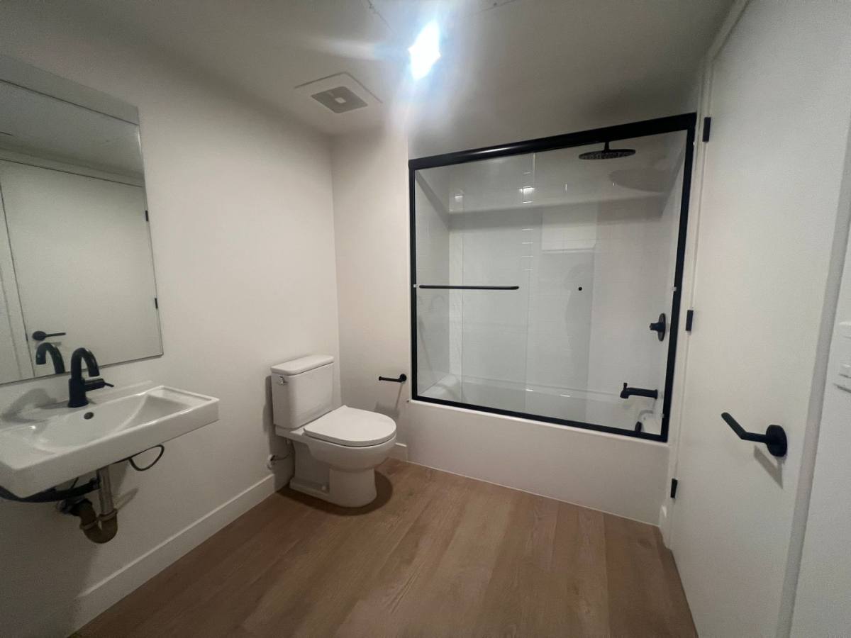 Apartment for rent at 10700 Tabor St, Los Angeles, CA 90034