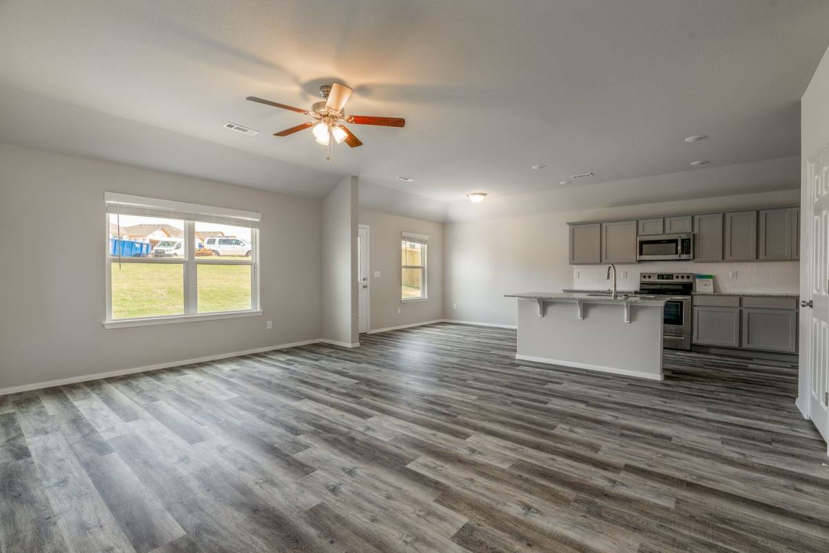 House for rent at 529 Woodcreek Loop, Lowell, AR 72745