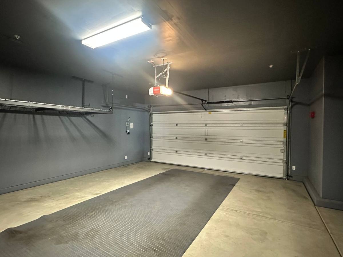 House for rent at 1725 N Silvervale St, Visalia, CA 93291