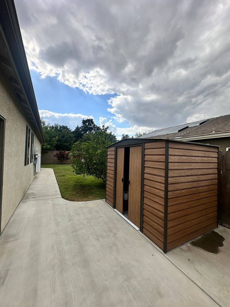 House for rent at 1725 N Silvervale St, Visalia, CA 93291