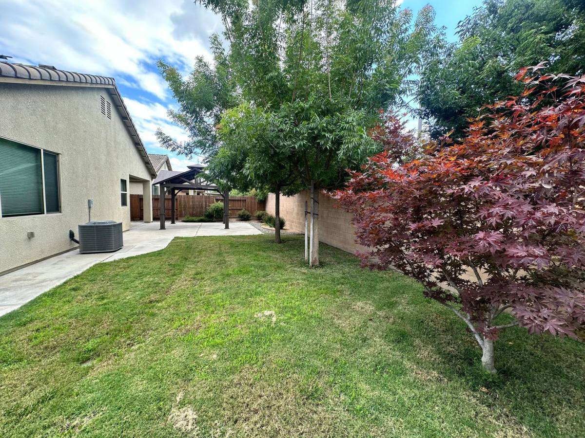 House for rent at 1725 N Silvervale St, Visalia, CA 93291