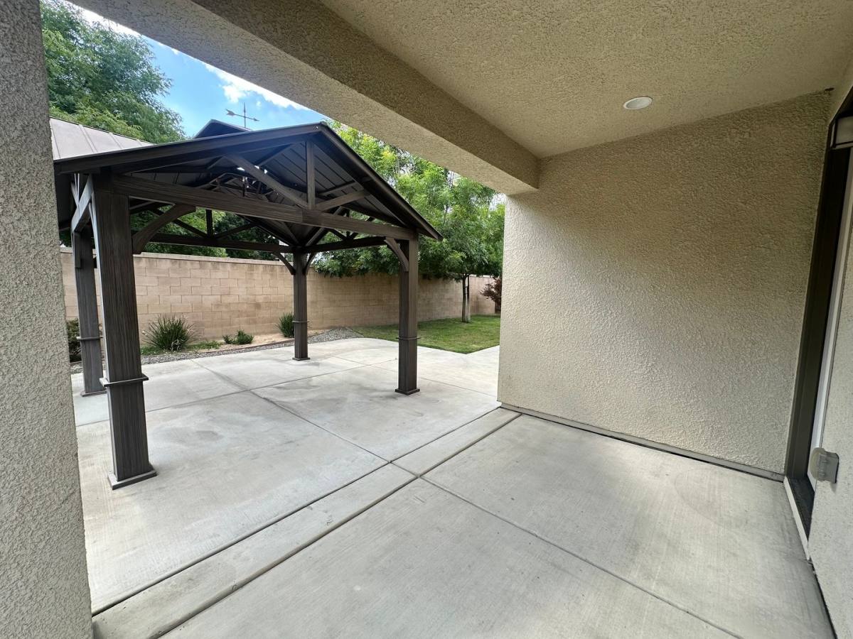 House for rent at 1725 N Silvervale St, Visalia, CA 93291