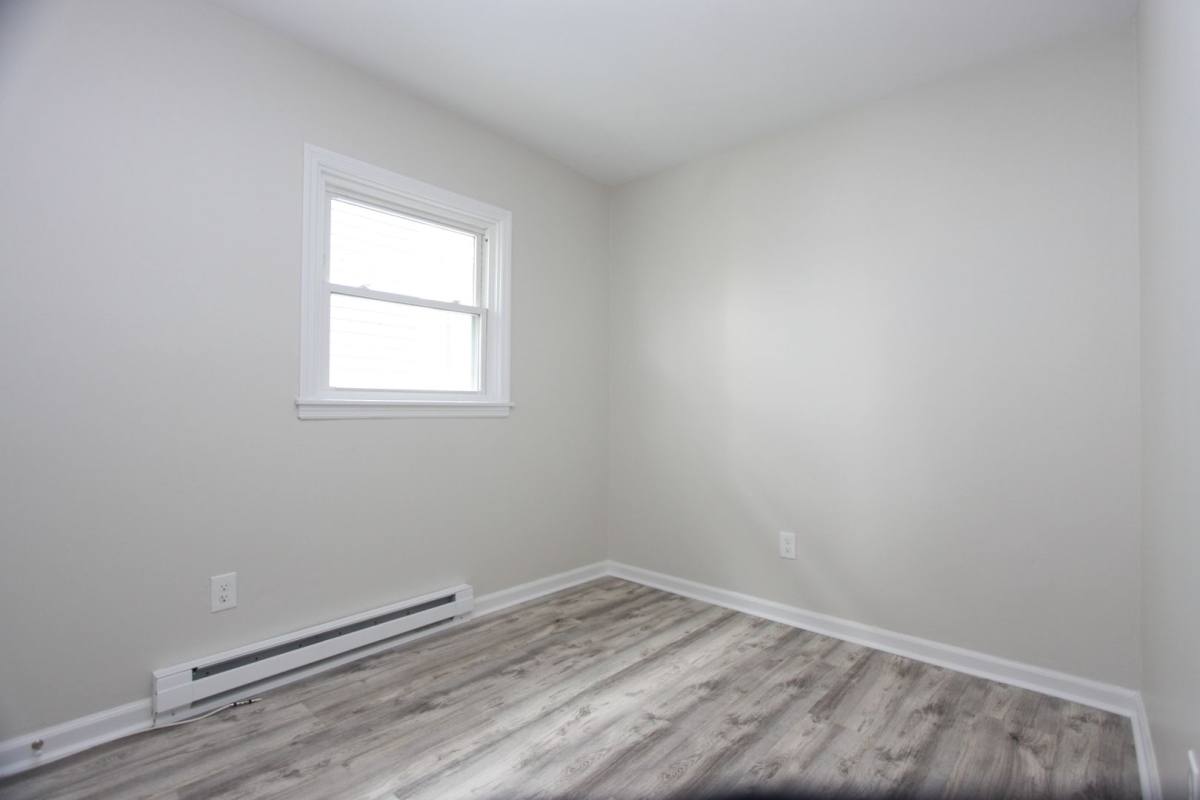 Apartment for rent at 33-35 Abruyn St, Kingston, NY 12401