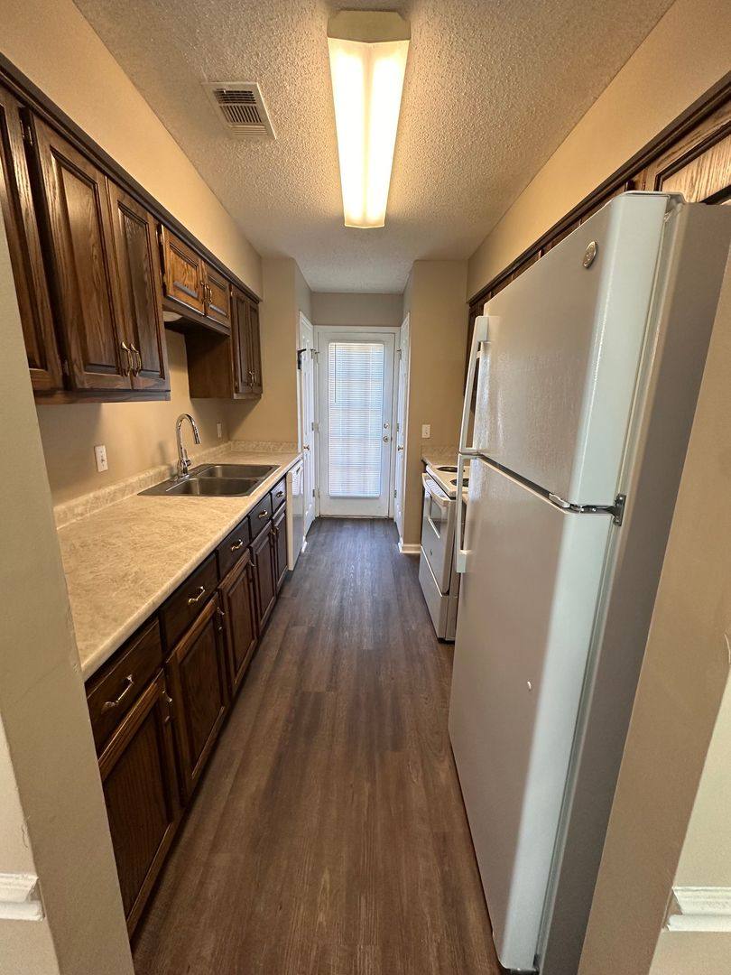 Apartment for rent at 900 Country Club Rd, Statesboro, GA 30458