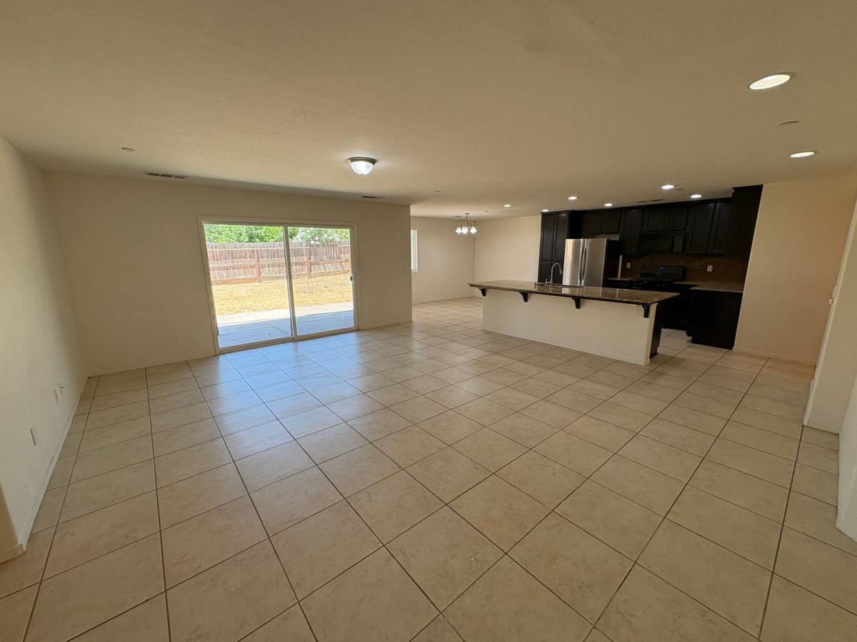 House for rent at 2132 E Sweet Ave, Visalia, CA 93292