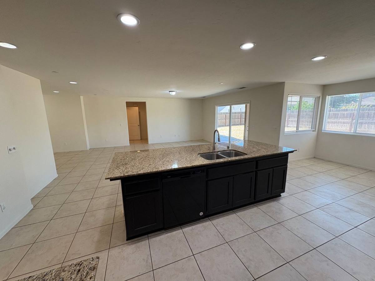 House for rent at 2132 E Sweet Ave, Visalia, CA 93292