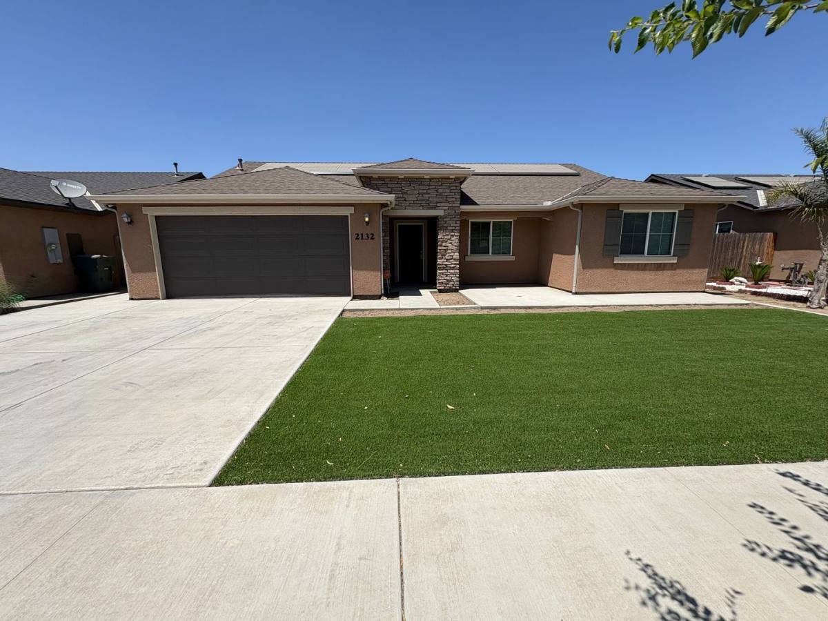 House for rent at 2132 E Sweet Ave, Visalia, CA 93292