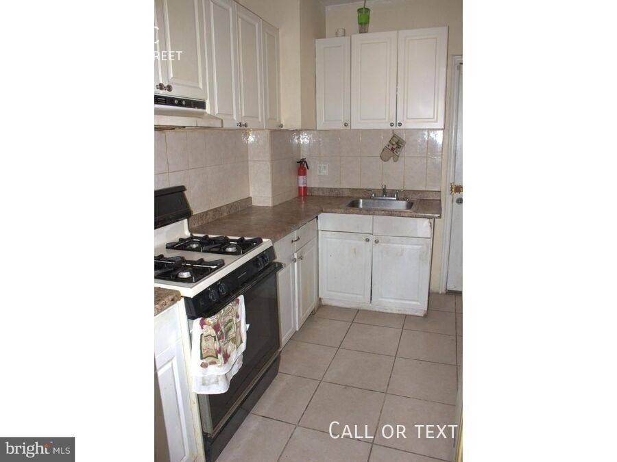 House for rent at 605 Eisenbrown St, Reading, PA 19601