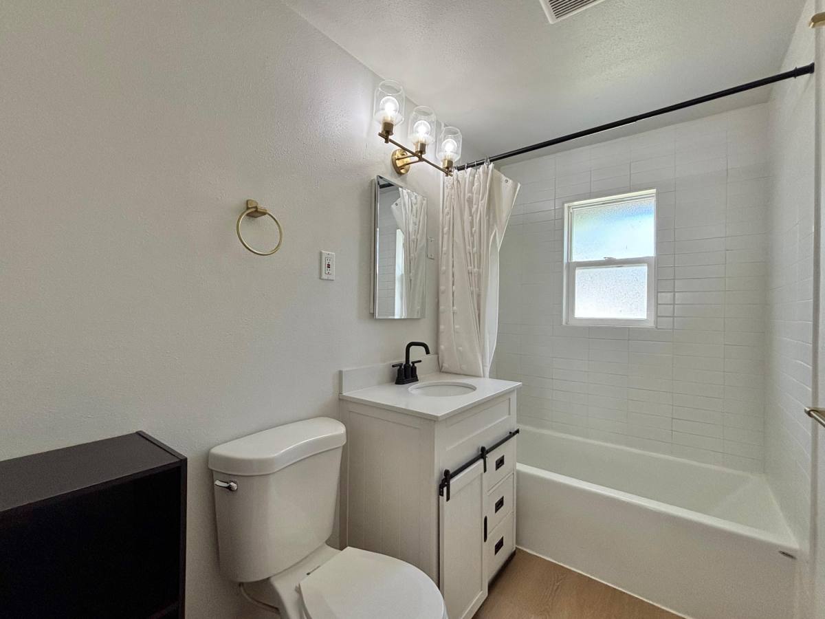 House for rent at 6020 N Elgin St, Spokane, WA 99205