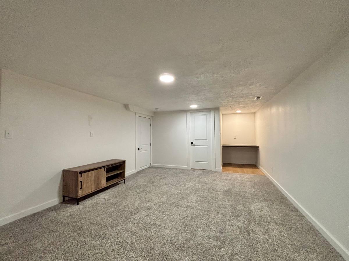 House for rent at 6020 N Elgin St, Spokane, WA 99205