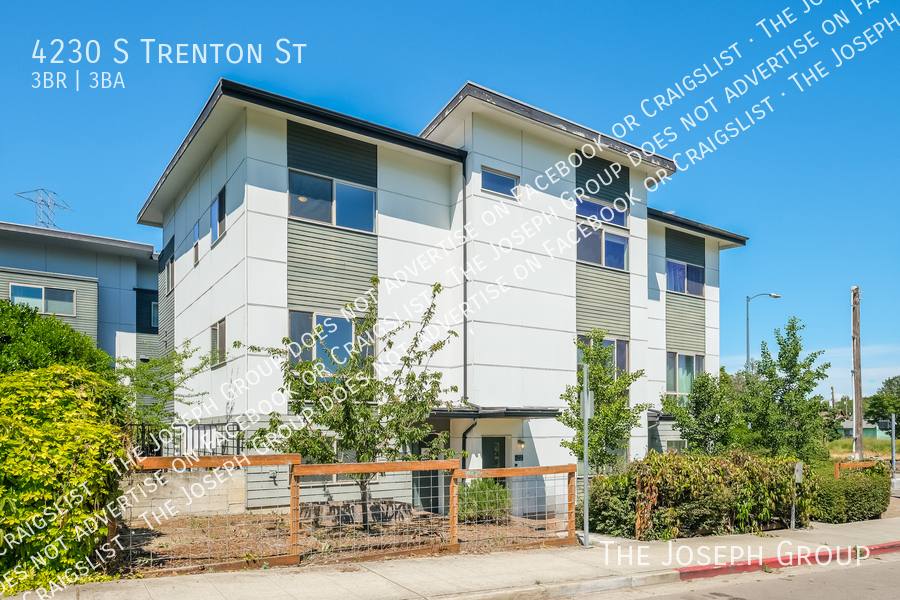 Townhouse for rent at 4230 S Trenton St, Seattle, WA 98118