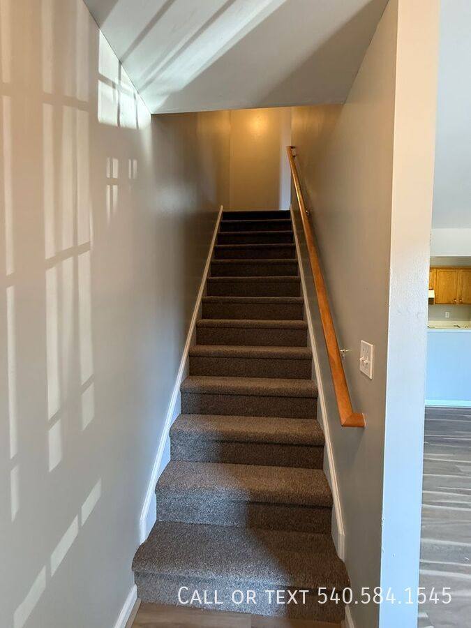 Townhouse for rent at 615 Colorado St, Salem, VA 24153