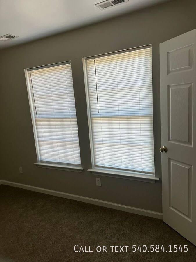 Townhouse for rent at 615 Colorado St, Salem, VA 24153