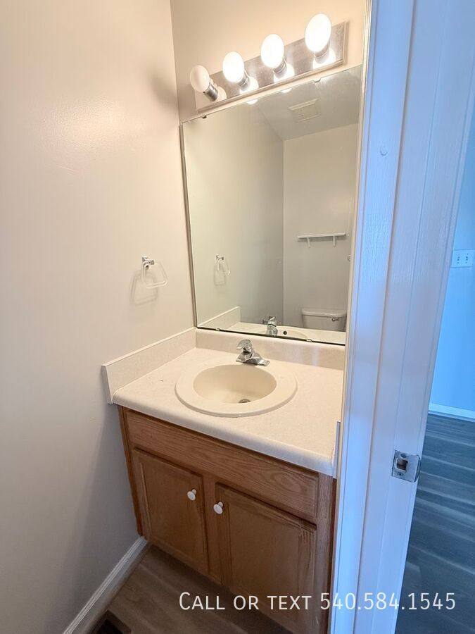 Townhouse for rent at 615 Colorado St, Salem, VA 24153