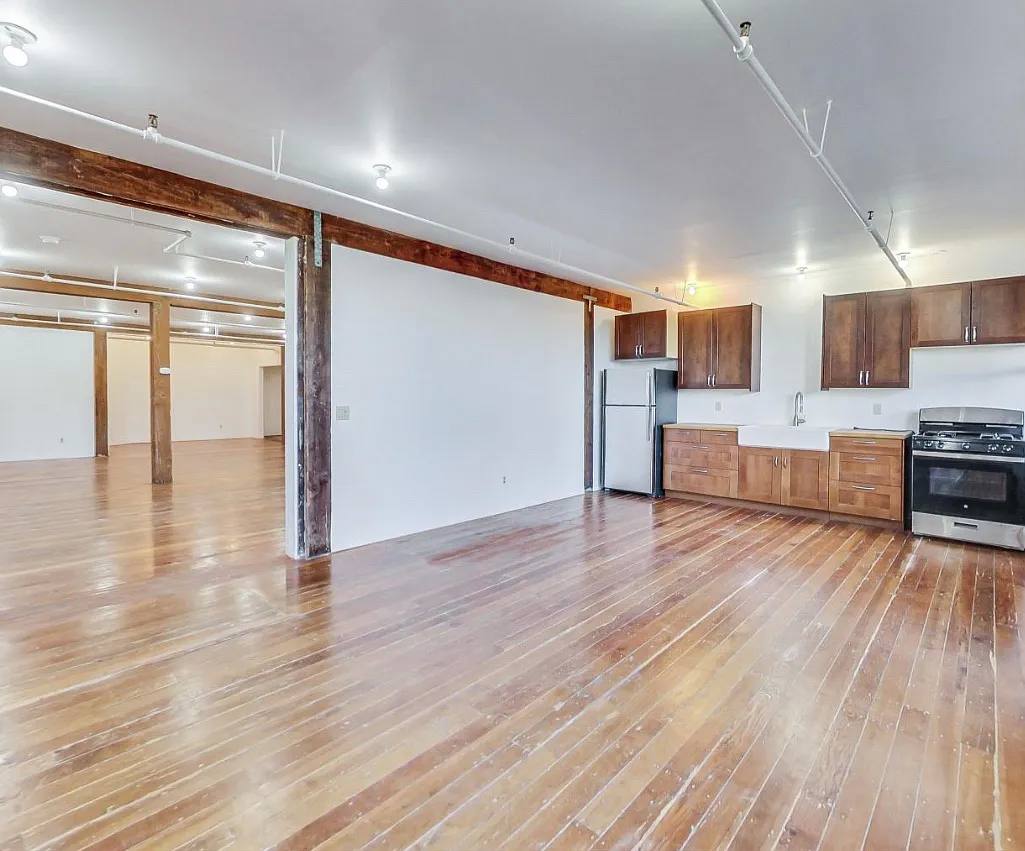 Apartment for rent at 2889 Ford St #10, Oakland, CA 94601