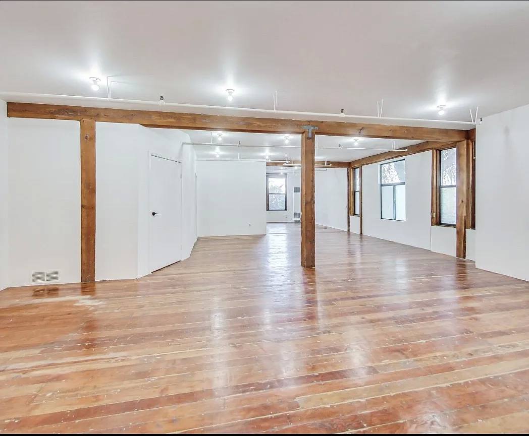 Apartment for rent at 2889 Ford St #10, Oakland, CA 94601