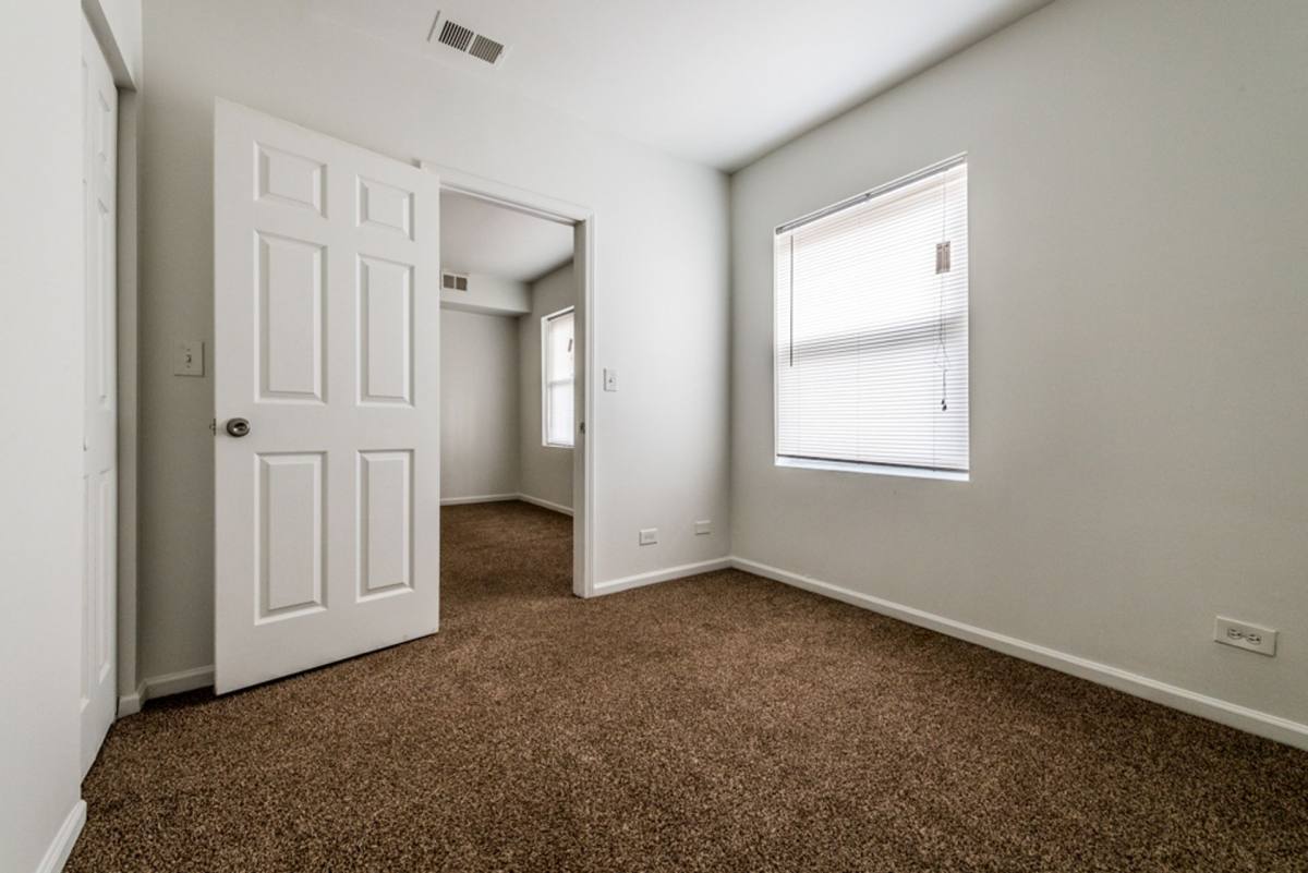 Apartment for rent at 5800-04 S Artesian Ave, Chicago, IL 60629