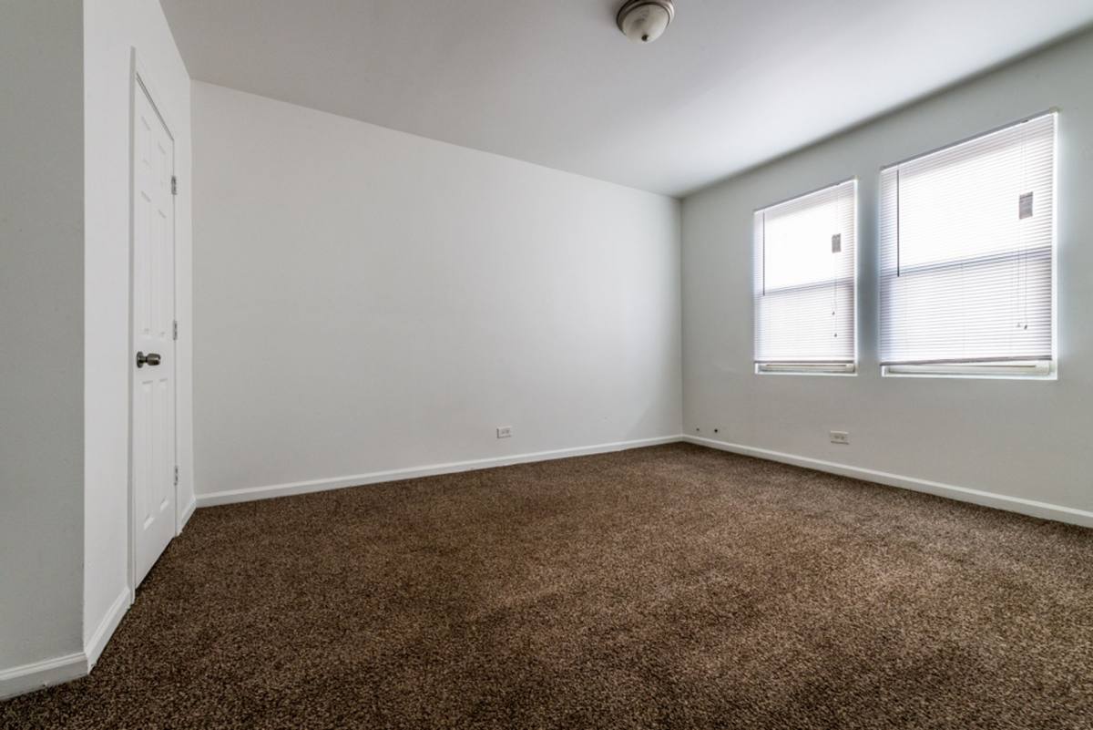 Apartment for rent at 5800-04 S Artesian Ave, Chicago, IL 60629