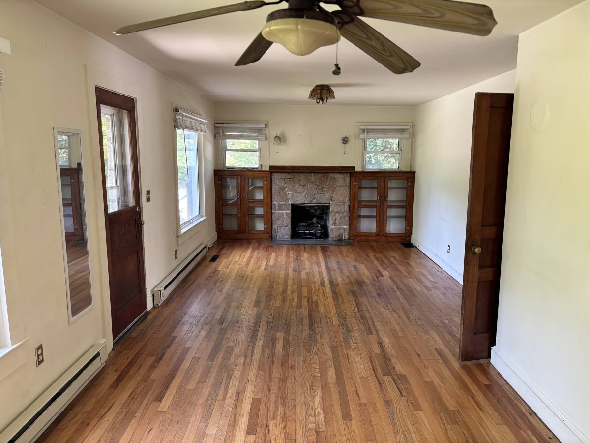 House for rent at 323 Allen St, Hendersonville, NC 28739