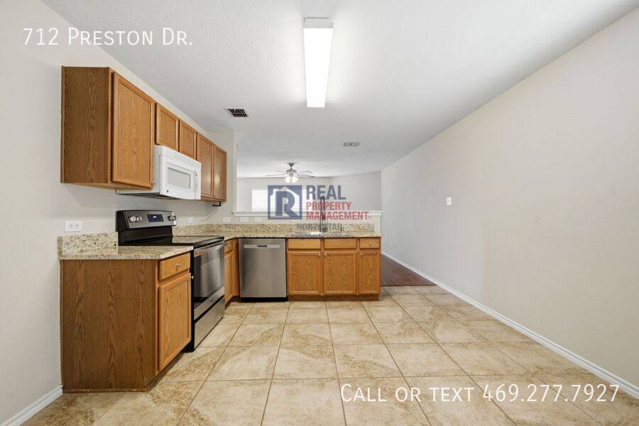House for rent at 712 Preston Dr, Royse City, TX 75189