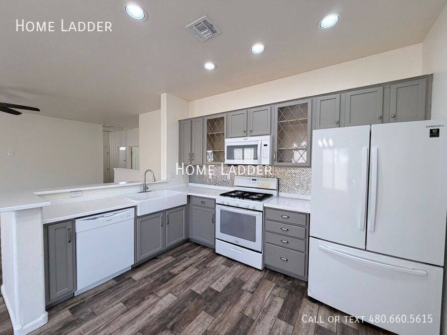 House for rent at 915 E Gold Dust Way, San Tan Valley, AZ 85143