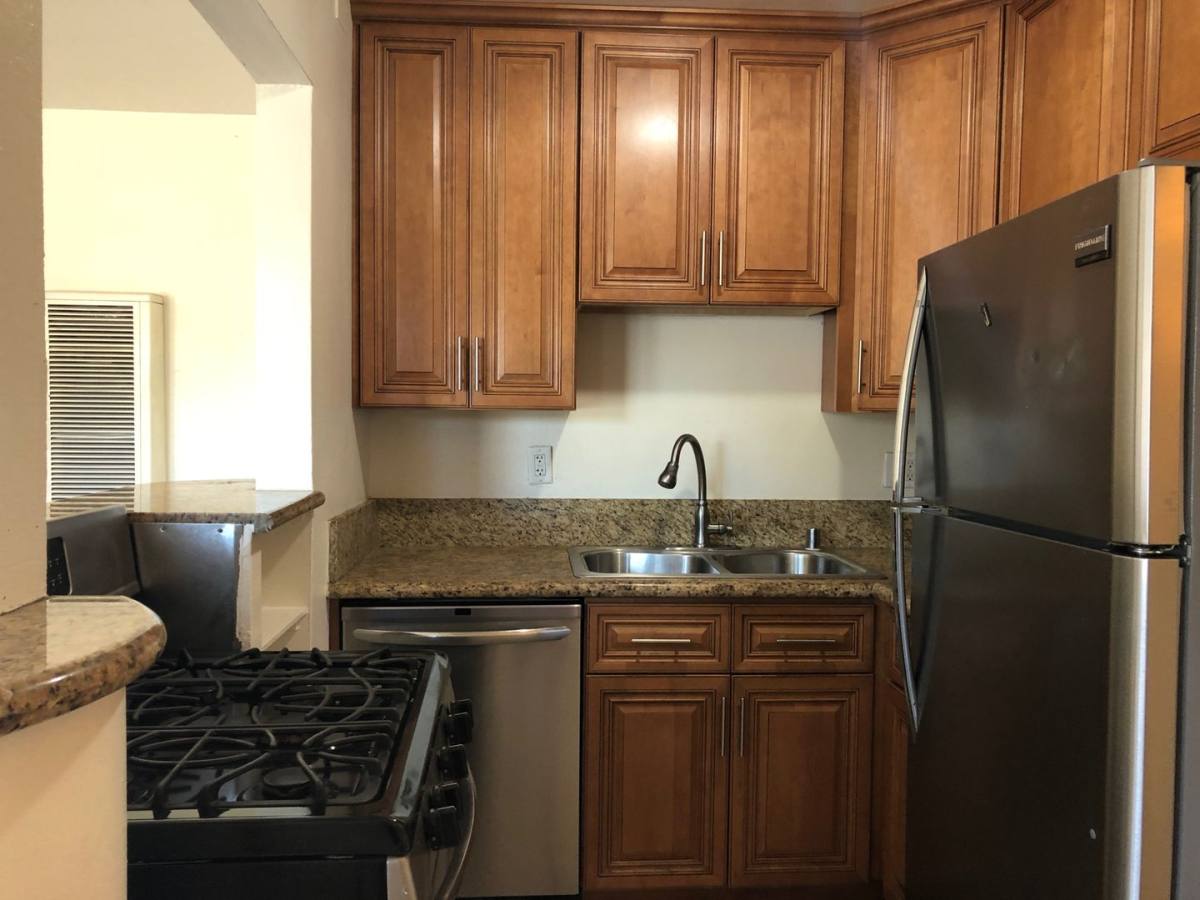 Apartment for rent at 2041 Garnet Ave, San Diego, CA 92109