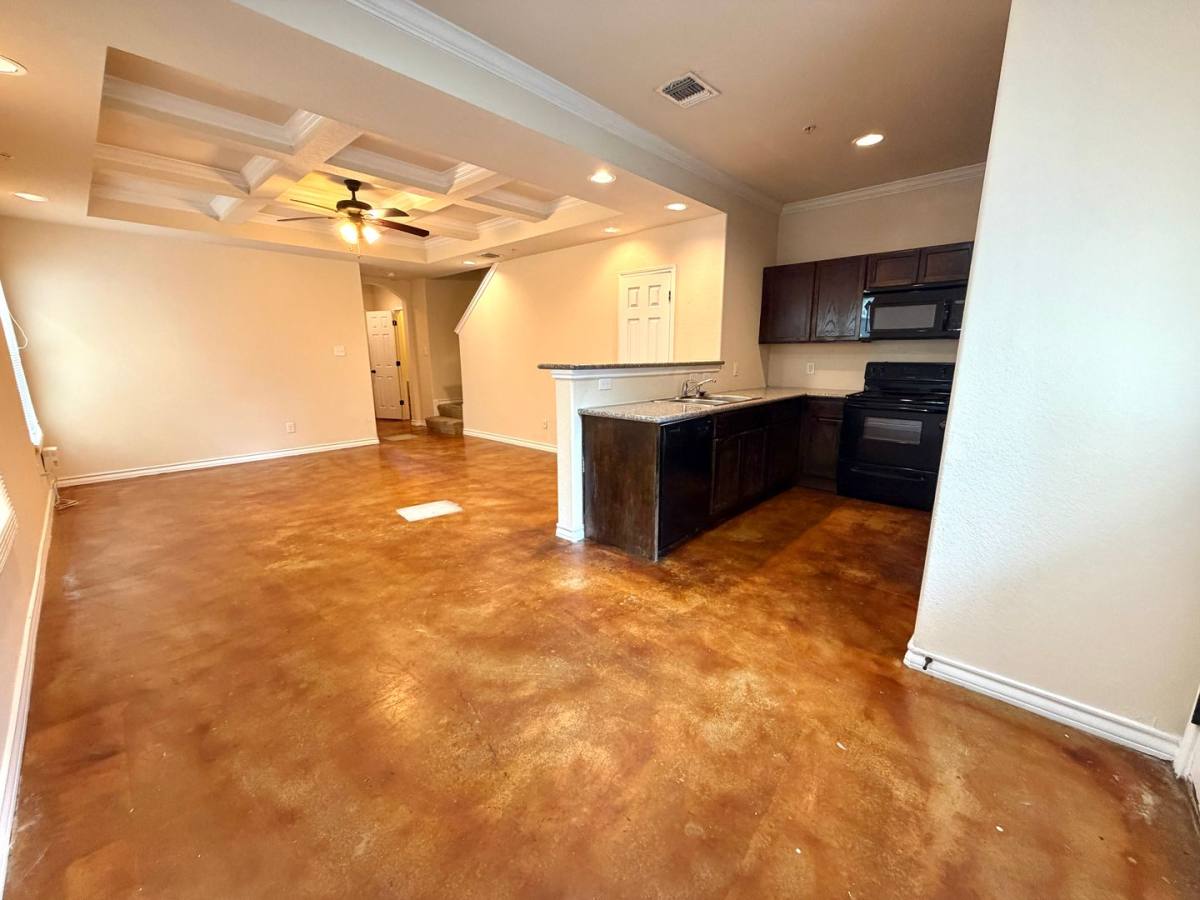 Townhouse for rent at 5011-5017 Stowers Blvd, San Antonio, TX 78238