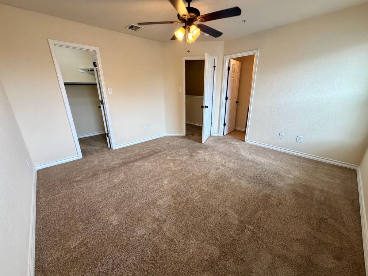 Townhouse for rent at 5011-5017 Stowers Blvd, San Antonio, TX 78238