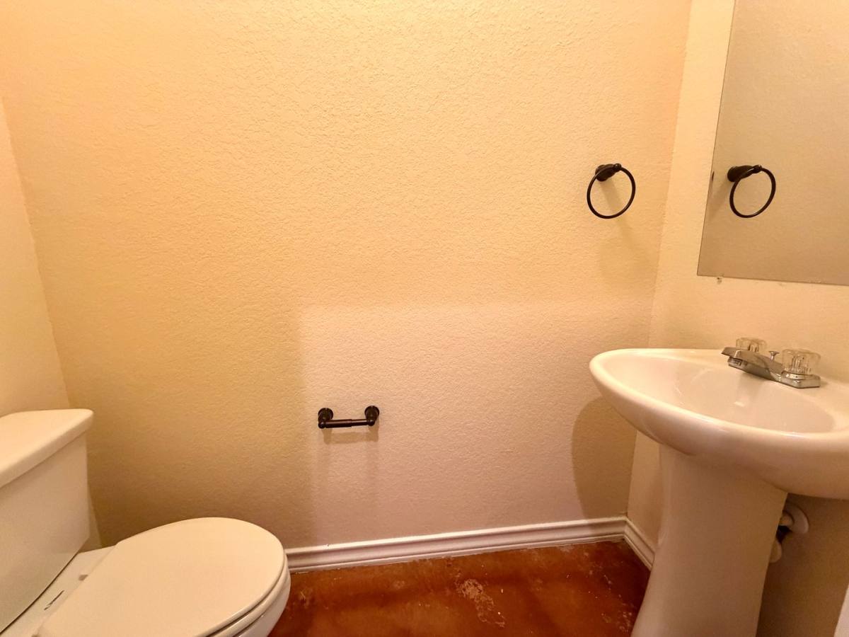 Townhouse for rent at 5011-5017 Stowers Blvd, San Antonio, TX 78238
