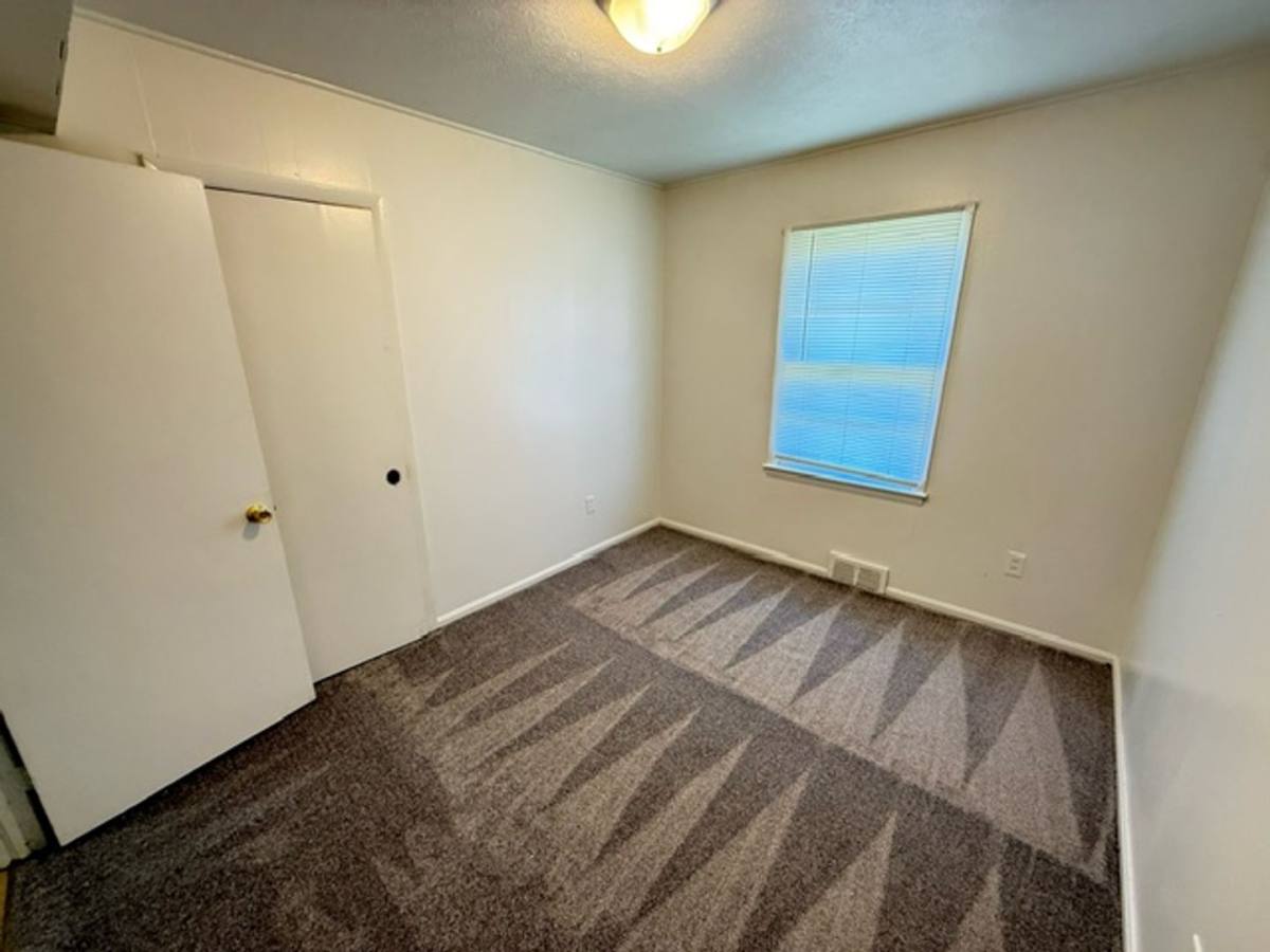 Apartment for rent at 1300 Lola Ave, Altavista, VA 24517