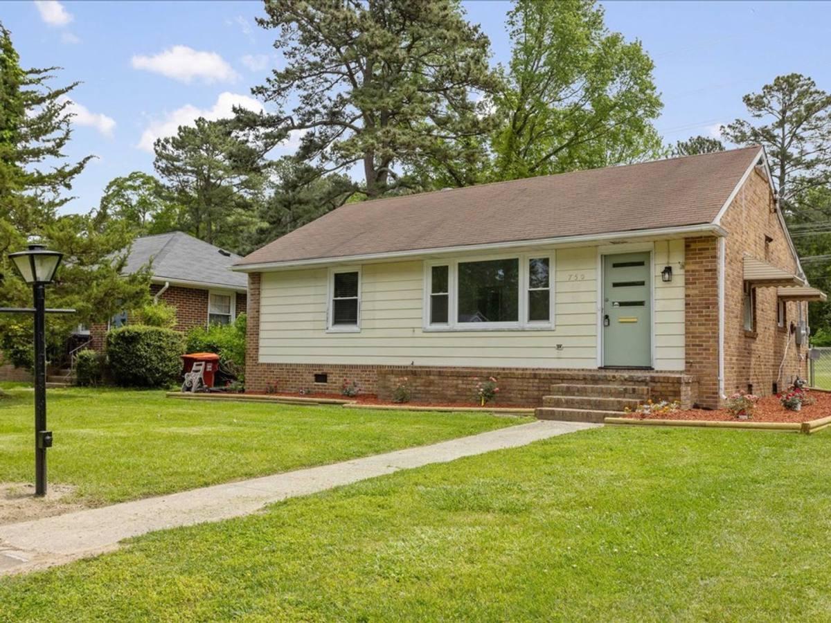House for rent at 750 Hampton Rd, Petersburg, VA 23805