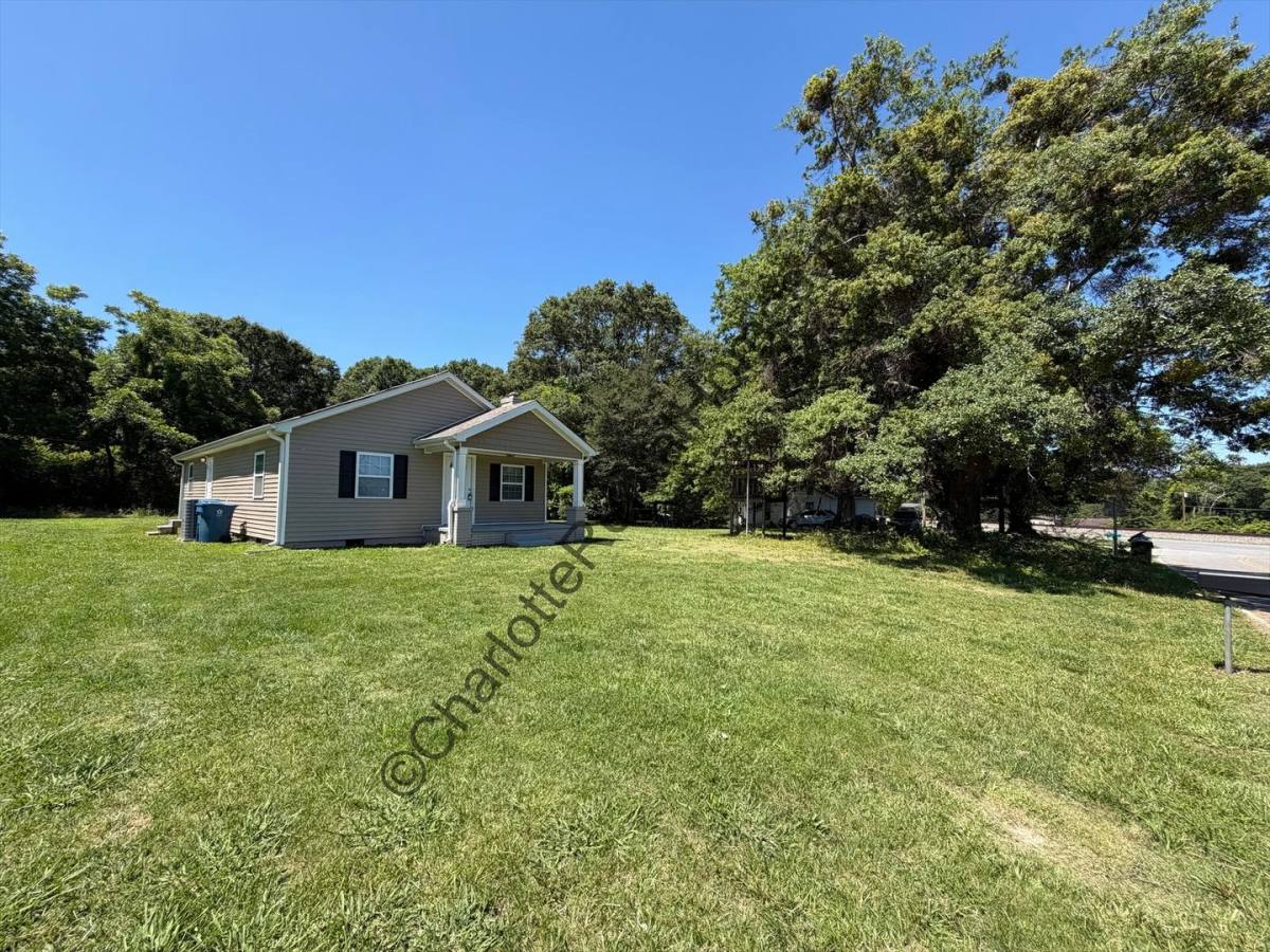 House for rent at 110 Elm Rd, Grover, NC 28073