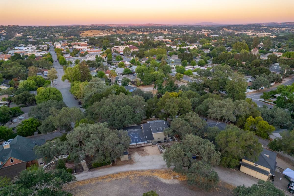 House for rent at 1241 Chestnut St, Paso Robles, CA 93446