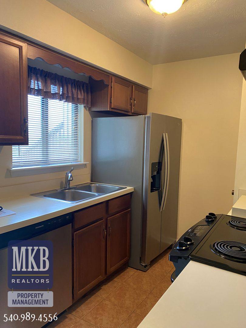 Townhouse for rent at 3377 Kelly Lane, Roanoke, VA 24018