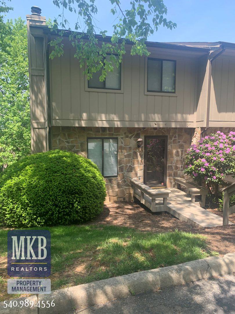 Townhouse for rent at 3377 Kelly Lane, Roanoke, VA 24018