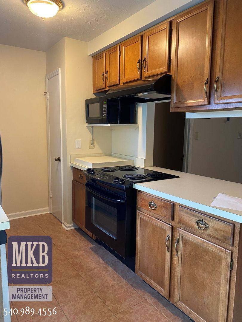 Townhouse for rent at 3377 Kelly Lane, Roanoke, VA 24018