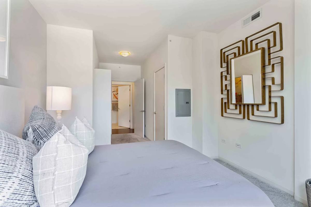Apartment for rent at 922 W Washington Blvd, Chicago, IL 60607