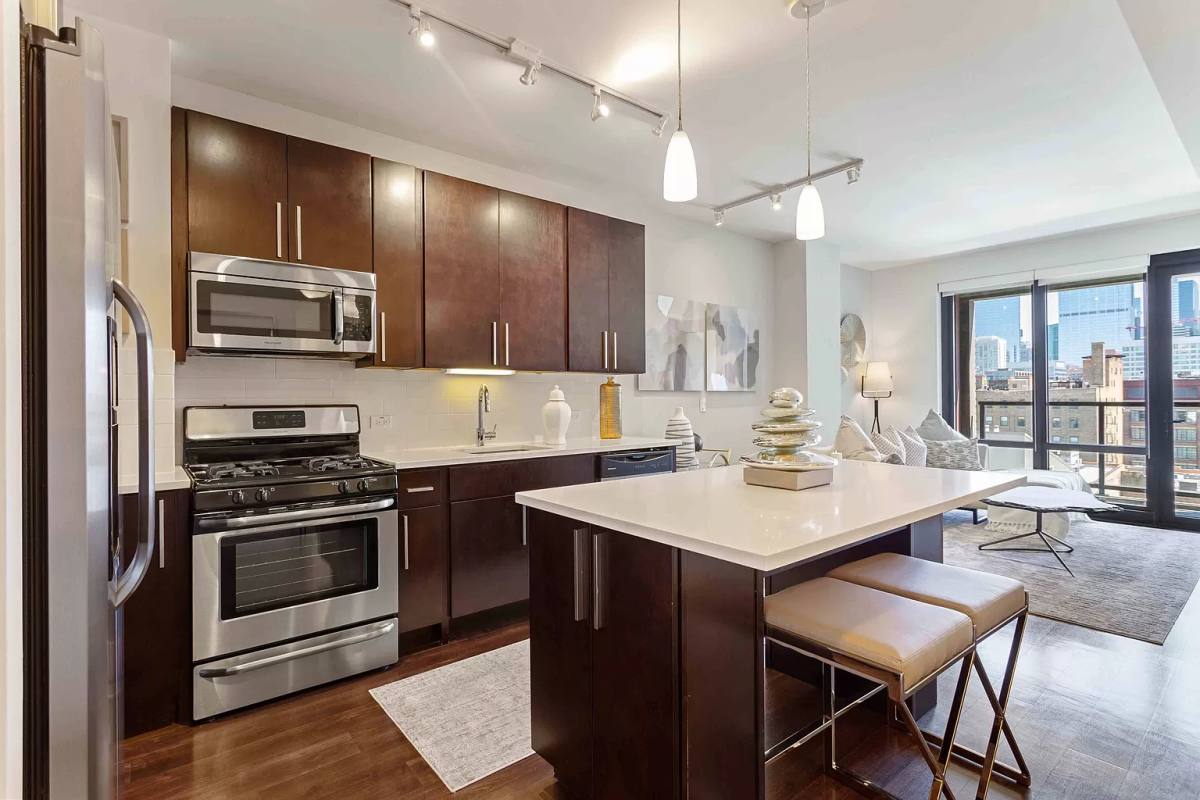 Apartment for rent at 922 W Washington Blvd, Chicago, IL 60607