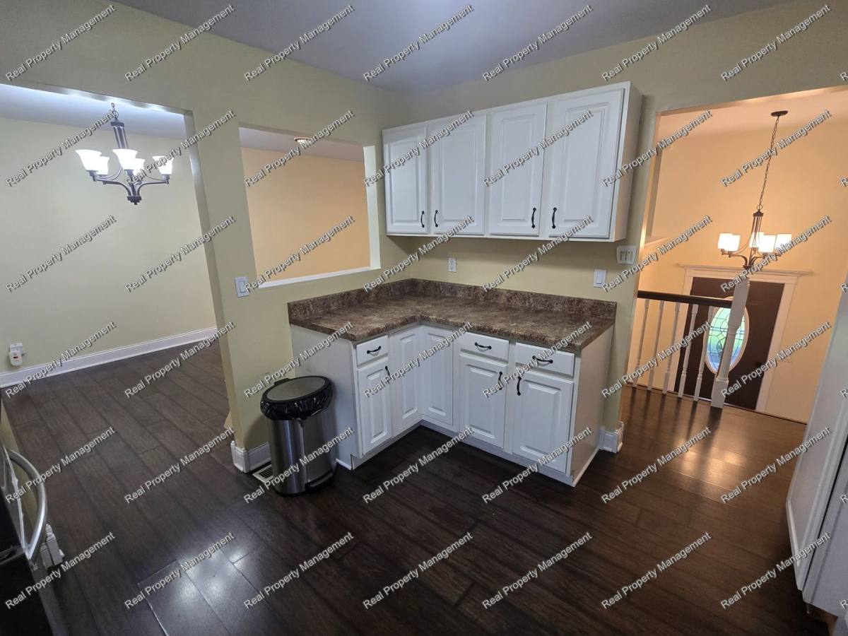 House for rent at 3788 Kingsway Dr, Crown Point, IN 46307