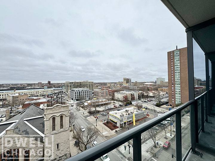 Apartment for rent at 4555 N Sheridan Rd, Chicago, IL 60640
