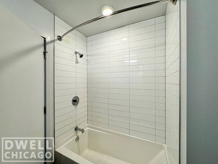 Apartment for rent at 4555 N Sheridan Rd, Chicago, IL 60640